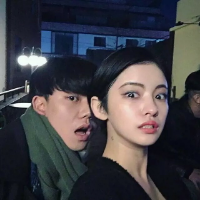 希望喂魔鬼，热情养狂风。 听说你喜欢海 所以我