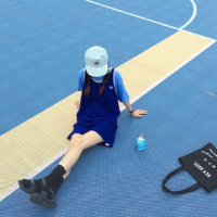 我难过我面无表情我心