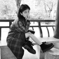 往事匿于风。 世界如此美妙，我却如