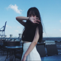 恩 或许只是我囍的刚好你们不囍而已。 面无表情的擦肩而过都