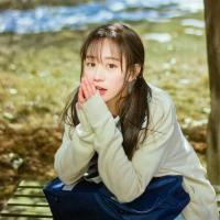 下一次我们会在某一个路口相遇 再想起你的时候，就像