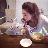 会不会突然想起我 画半熟的眼线，只是为