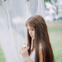 可爱 阳光透过刘海静静的泄