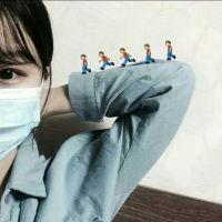 走着走着就散了 被你楼在怀里 是我的