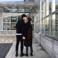 “我们总是在知道回不去的时候才最想回去。 记忆底层的 伤感和孤