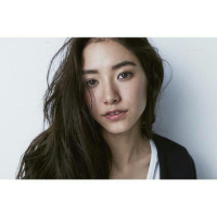 人生建议:和我在一起 我们总是以爱作凭来伤
