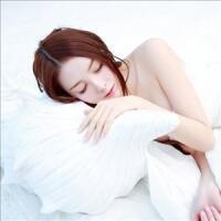 你来迟了 我需要一个拥抱，能容