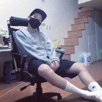 后悔 一个人至少拥有一个梦
