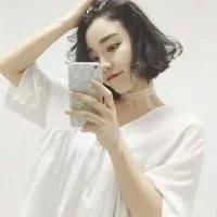 陪着她 很晚很熬很困我也累了