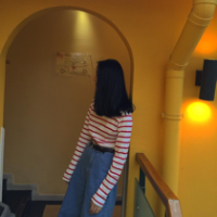 动感光波 手握冰淇淋，吃着棒棒