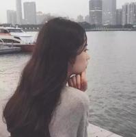 你说我们相见恨晚我说我爱你不够勇敢 那被岁月覆盖的花开，