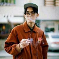 戴帽子的男头。 我什么态度，这取决于