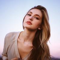 梦里看花终觉美，醒来