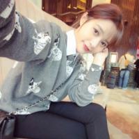 女大学生 轻声问自己为何那么屌