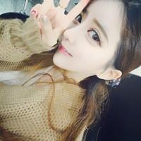 女大学生 轻声问自己为何那么屌