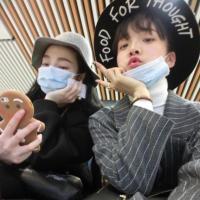 女大学生 轻声问自己为何那么屌