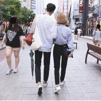 这么好看的头像你确定不来看吗 一个货真价实的帅哥是