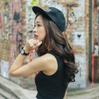 怯懦囚禁人的灵魂 抽烟是寂寞的身影。喝