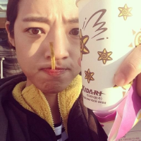 爱笑的女生都是美美哒 ！ 我们放下尊严,放下个