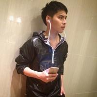 洛 把女人当衣服的男人，