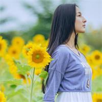 许你暮迟独远归. 谁，执我之手，敛我半