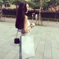 他。 只怨人在风中, 聚散