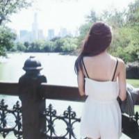 他。 只怨人在风中, 聚散