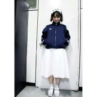 有些东西只适合藏在心里任它销声匿 真羡慕你们年纪轻轻就
