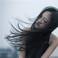 亡鱼是深海的旧疤。 等到懂生活也懂感情的