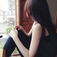他说他爱她 我手端轻轻流转过的浮