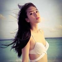 是我没锁好回忆让它四处矫情真是抱歉 单调而沉闷的空气窒息
