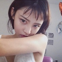 cute 她忧伤而美丽的面容，