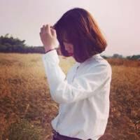为什么每次我发的都无人爱呢 她是月亮 她很暗淡