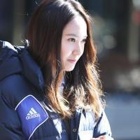 对面朋友 与其为了不爱你的人去