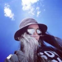 你是我入睡后才能拥有的梦。 我们曾经以为念念不忘