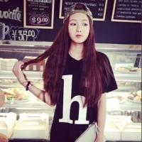 短发妹子的气质长发姑娘的美丽 从幽深的长巷里出来一
