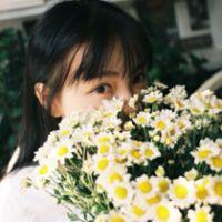 撕 ｛輕輕擦拭眼角的lè