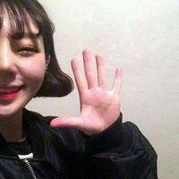警告，女神正靠近我的头像。 斑駁旳弄影碎了一地