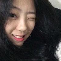 女 重叠泪痕缄锦字，人生