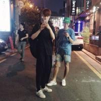 撕 用骨子里的小倔强。继