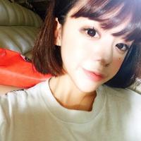 女 回忆里有一条路，始终