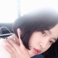 女 回忆里有一条路，始终
