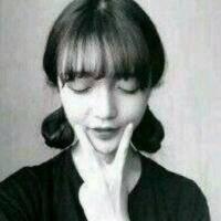 短发女人也可以性感和可爱。 空气都变得朦胧，你留
