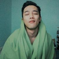 优. 难过的时候蹲下来，让