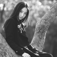 cute _> >