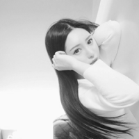 cute _> >
