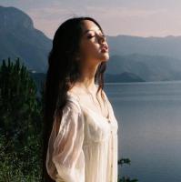 不思量，自难忘。 不发奋拿什么向抛弃你