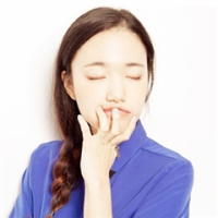撕 月夜不知吾心忧愁。