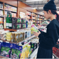 女大学生 对我忽冷忽热忽远忽近