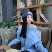 女大学生 对我忽冷忽热忽远忽近